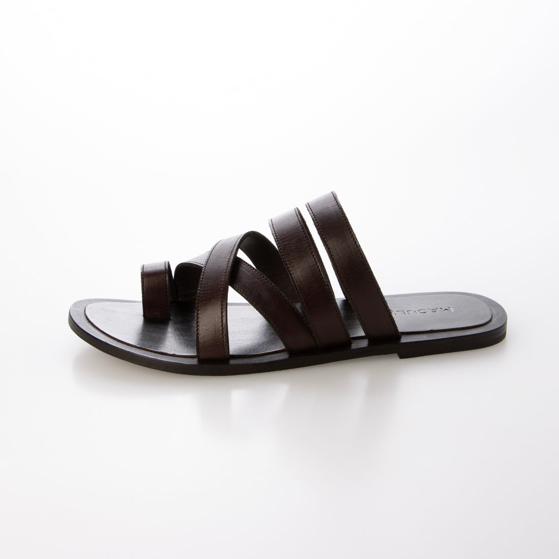 マドゥリ MADULI クロストングサンダル （DARK BROWN） DARK BROWN