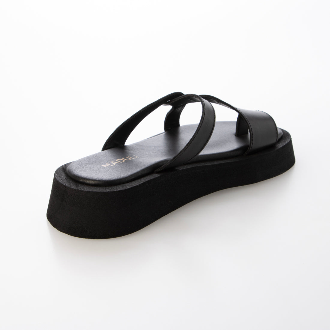 マドゥリ MADULI 厚底クロストングサンダル （BLACK） BLACK
