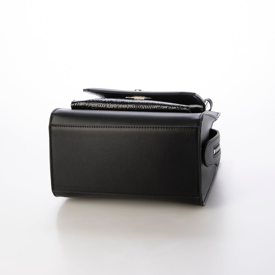 マーキュリーデュオ MERCURYDUO メタリッククラック調型押し フラップハンドバッグ （BLK） BLK