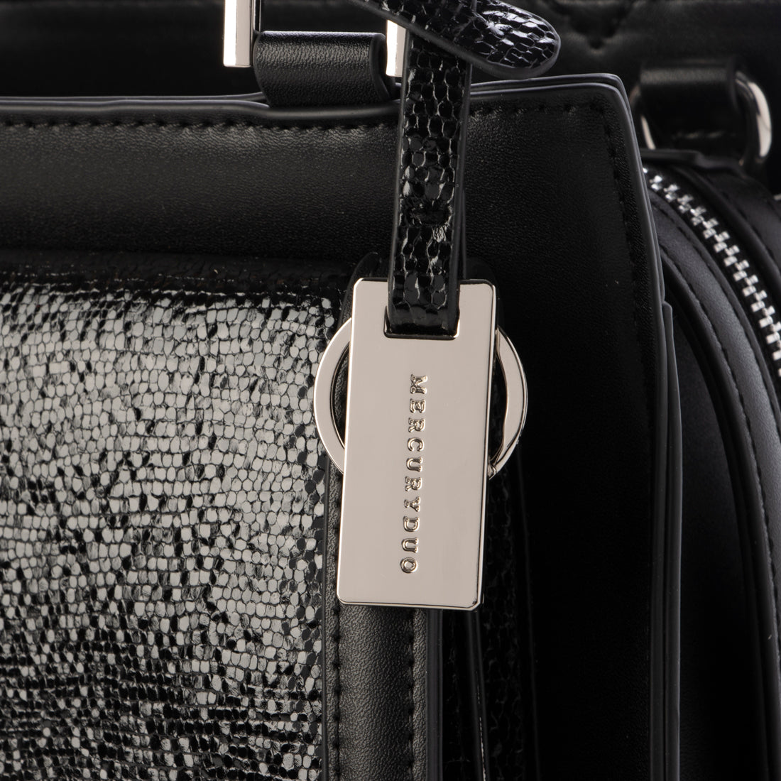 マーキュリーデュオ MERCURYDUO メタリッククラック調型押し フラップハンドバッグ （BLK） BLK