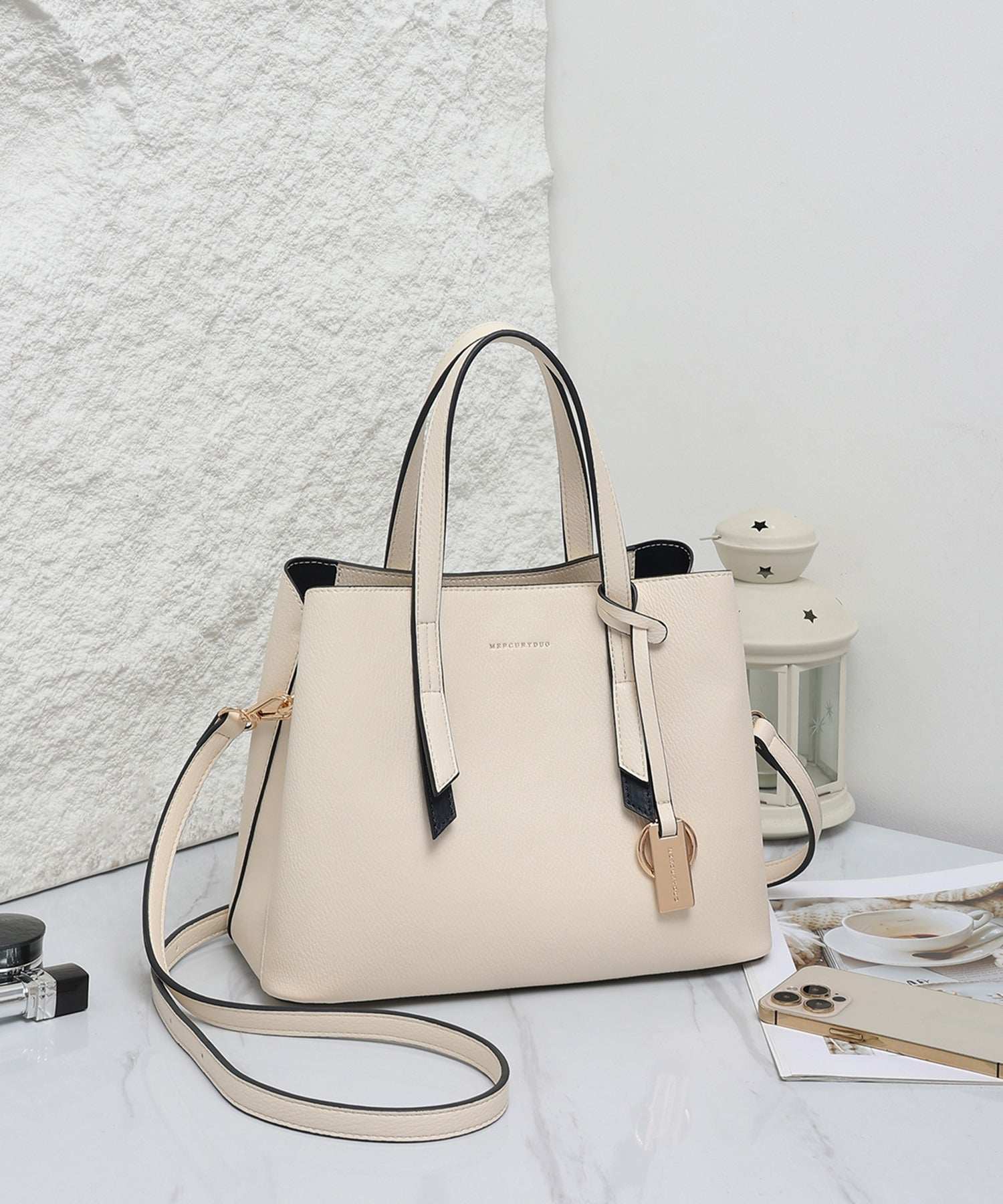 マーキュリーデュオ MERCURYDUO アオリワークハンドバッグ （IVO03） IVO03