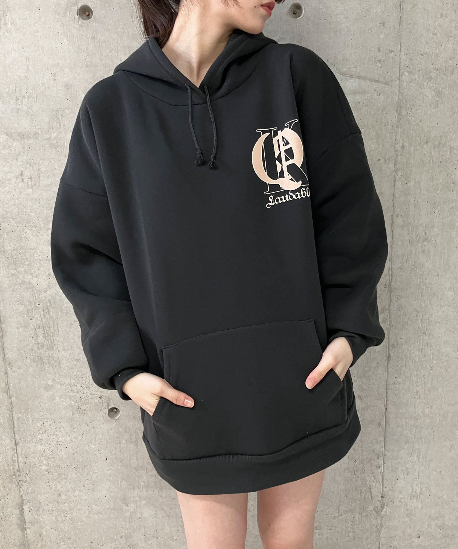 ミージェーン me Jane 裏起毛バックプリントワッペン付きプルパーカー