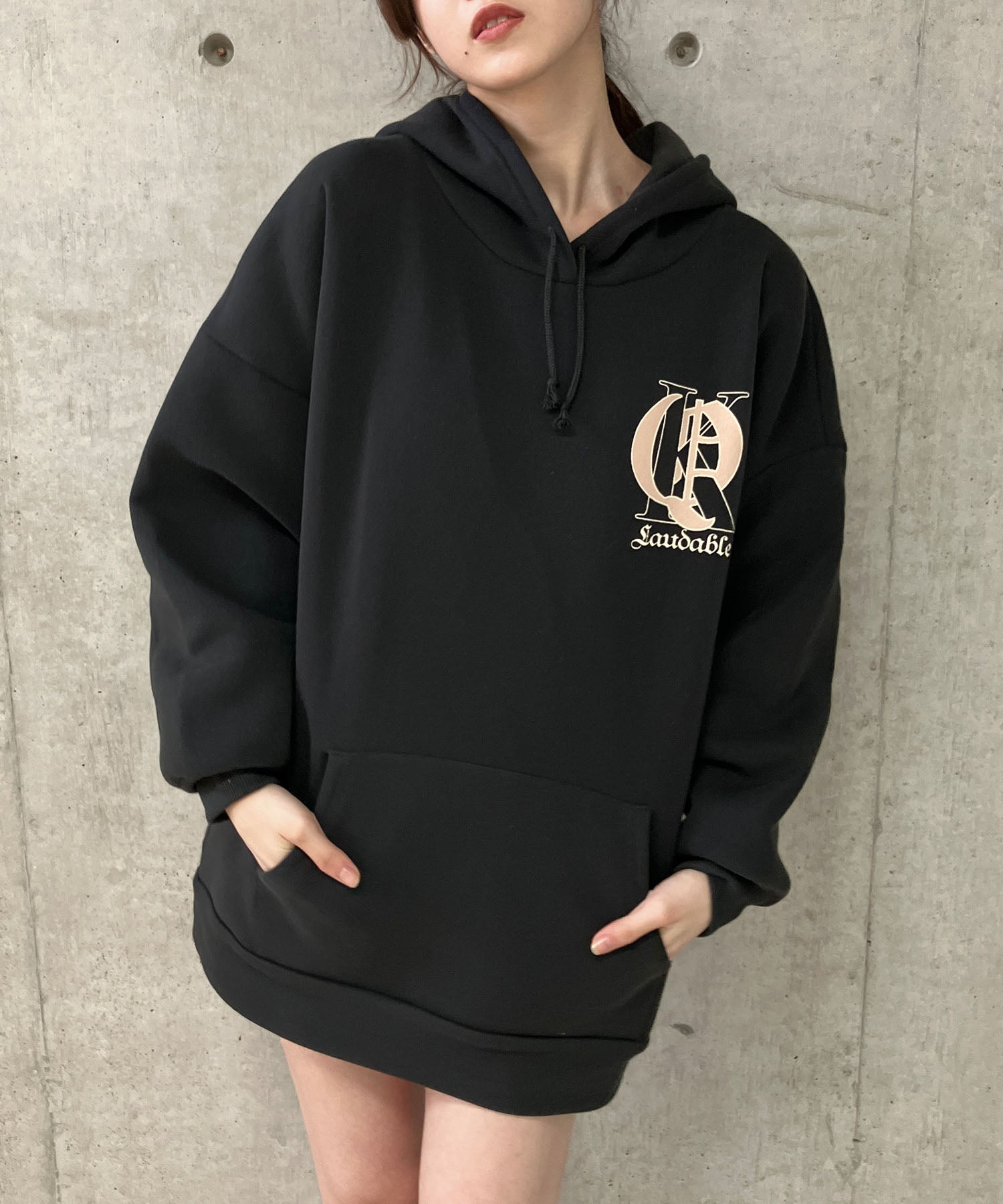 ミージェーン me Jane 裏起毛バックプリントワッペン付きプルパーカー