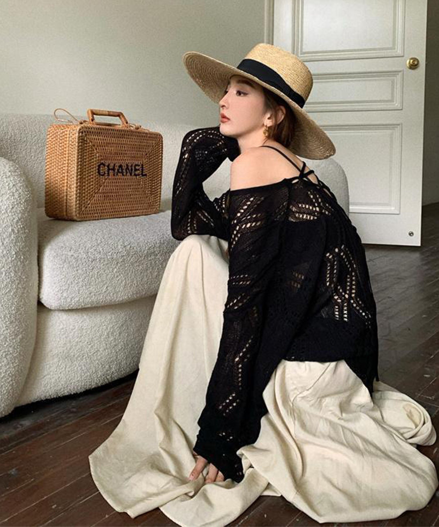 "me Jane Back Lace-Up Sheer Knit"