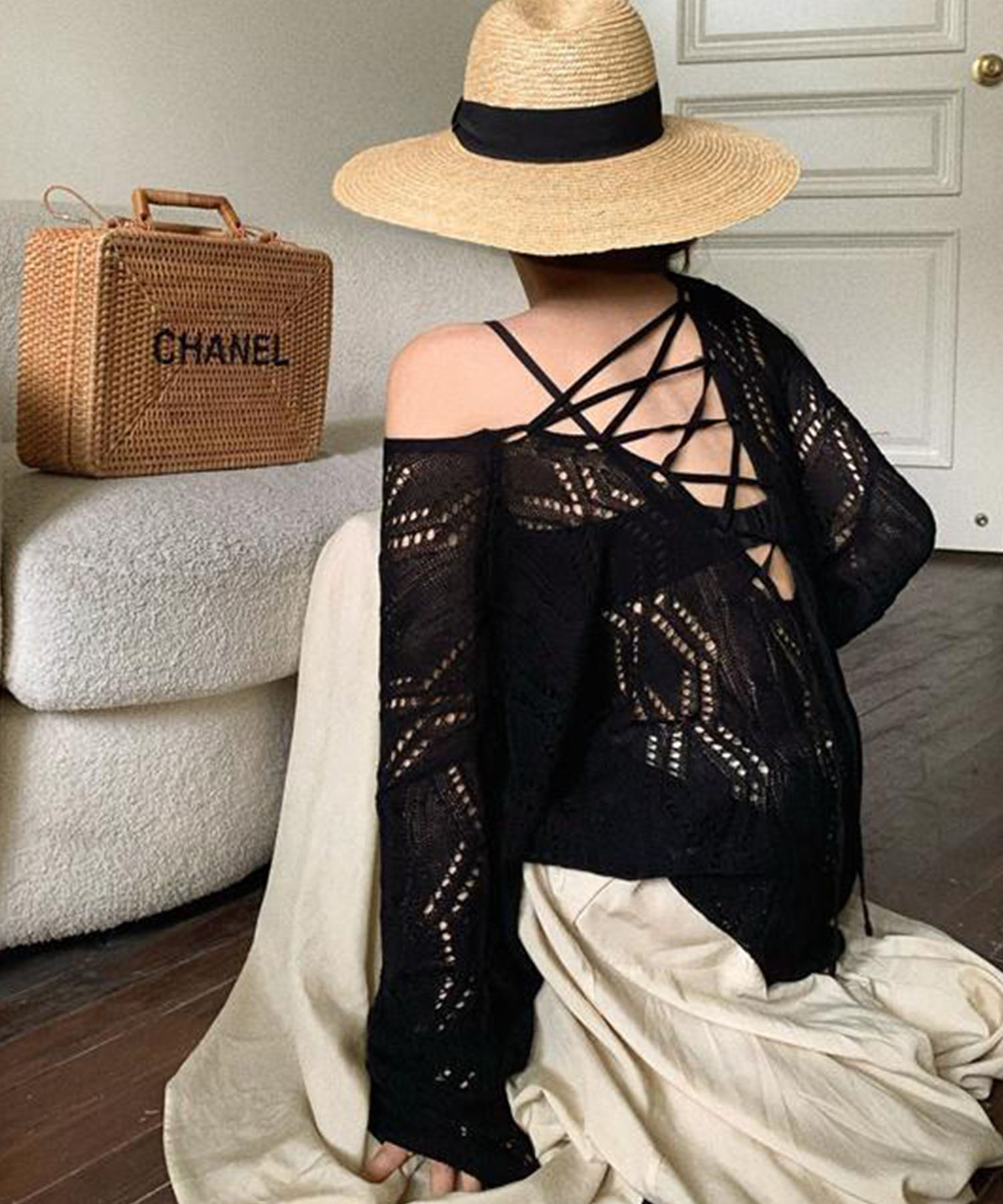 "me Jane Back Lace-Up Sheer Knit"