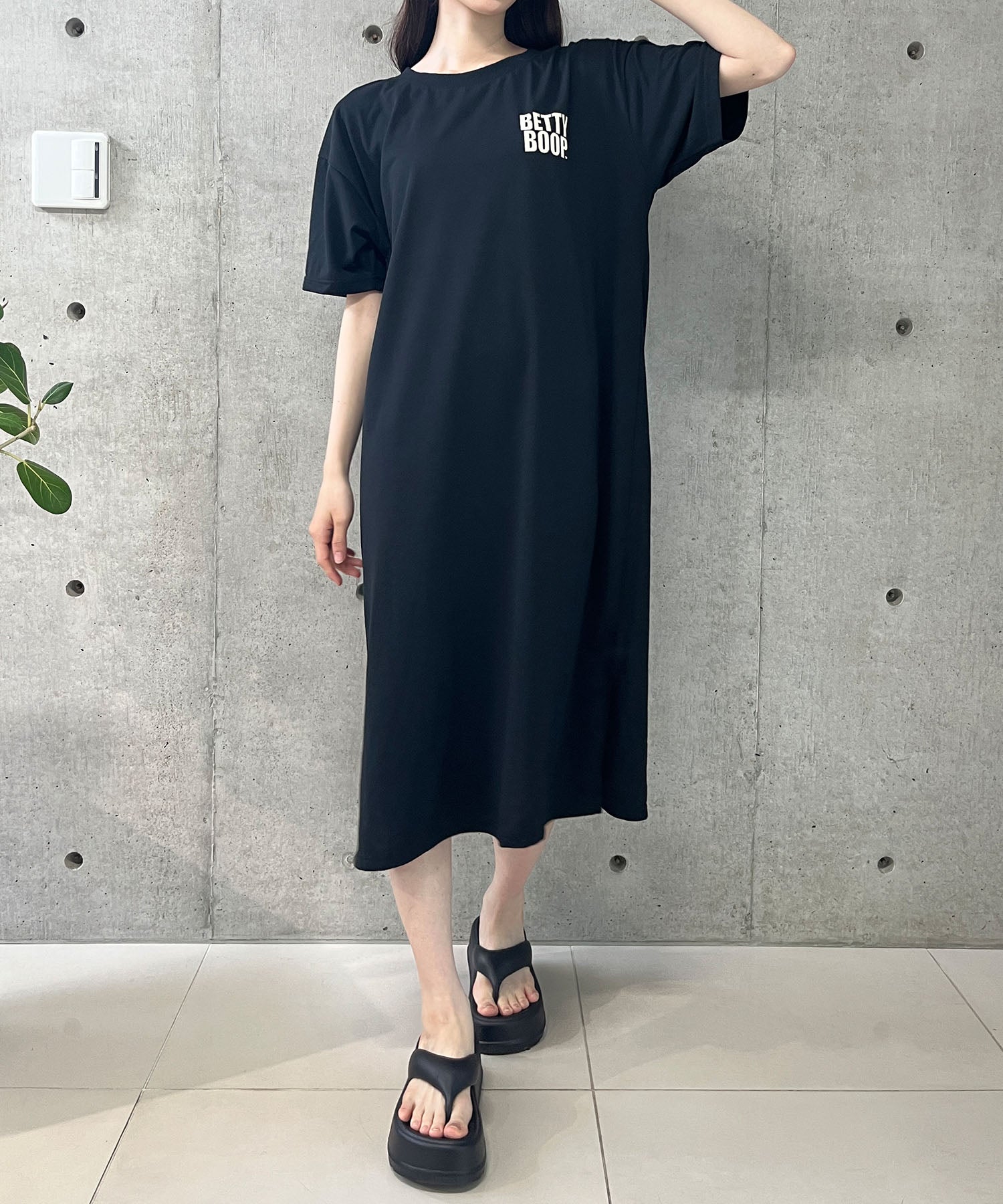 ミージェーン me Jane BETTY BOOPバックプリントTシャツワンピース （ブラック） ブラック