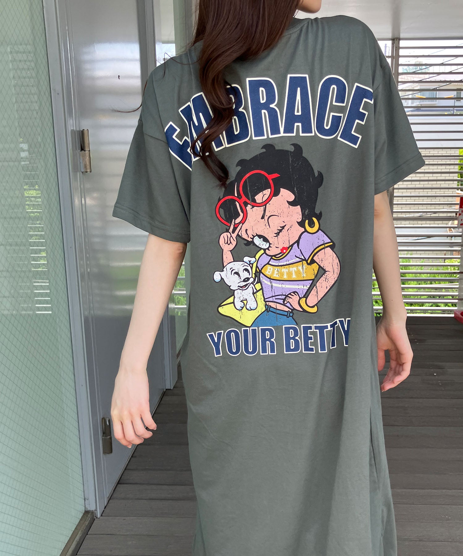 ミージェーン me Jane BETTY BOOPバックプリントTシャツワンピース （カーキ） カーキ