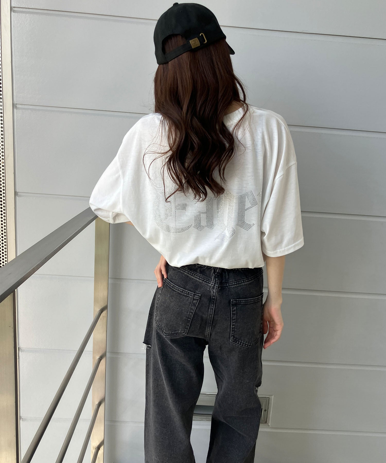 ミージェーン me Jane きらきらラインストーン×刺繍Tシャツ （オフホワイト） オフホワイト
