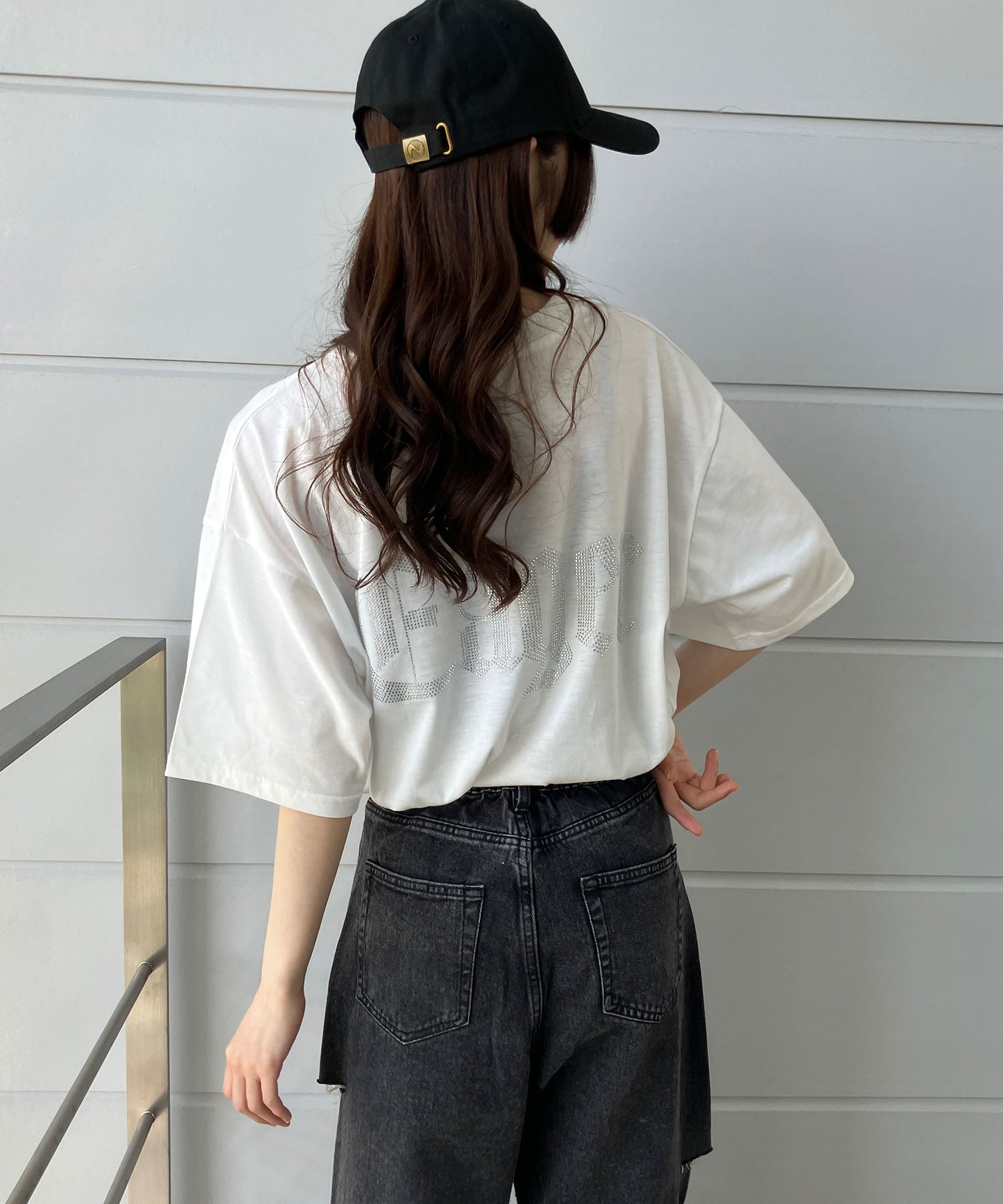 ミージェーン me Jane きらきらラインストーン×刺繍Tシャツ （オフホワイト） オフホワイト