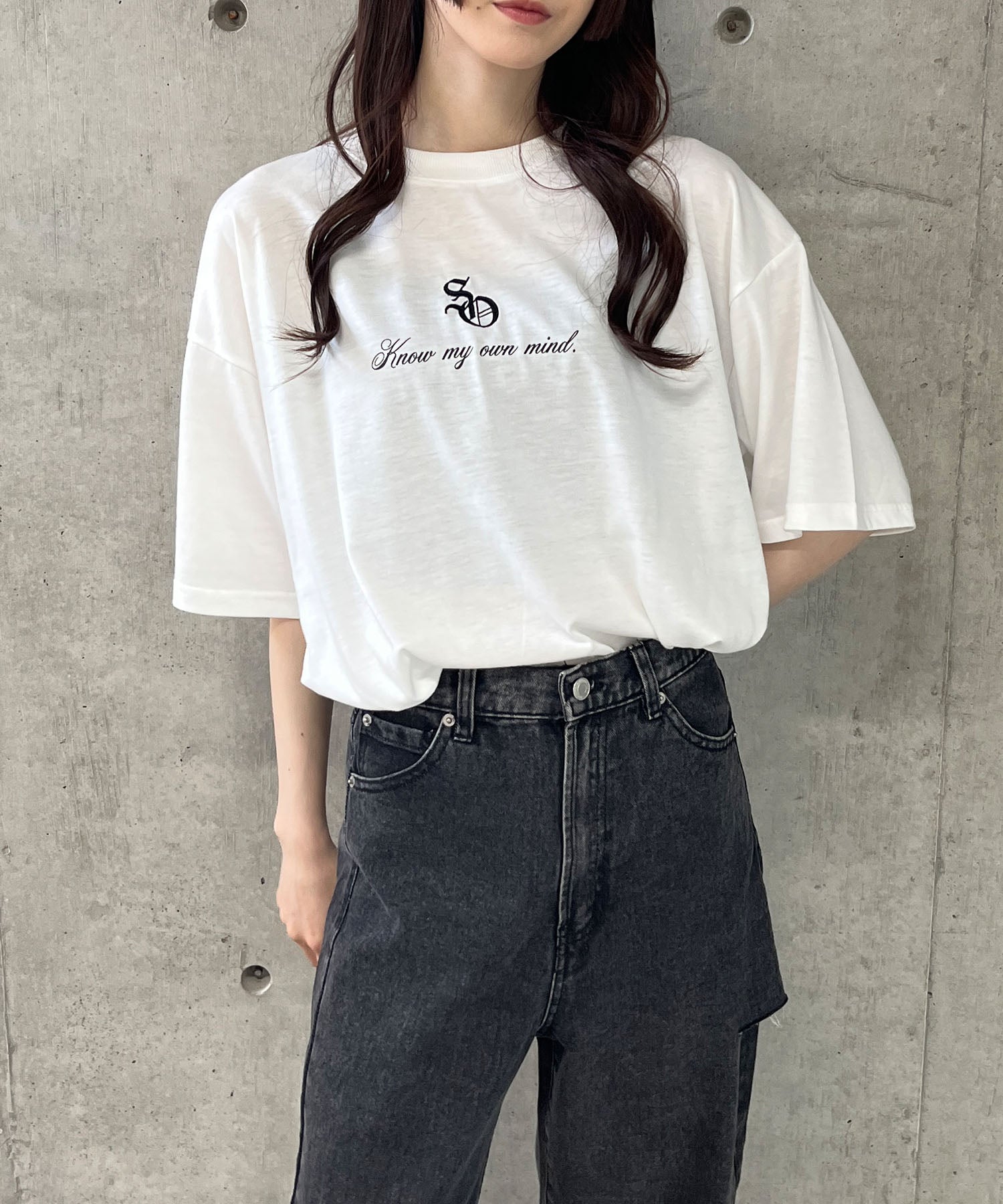 ミージェーン me Jane きらきらラインストーン×刺繍Tシャツ （オフホワイト） オフホワイト