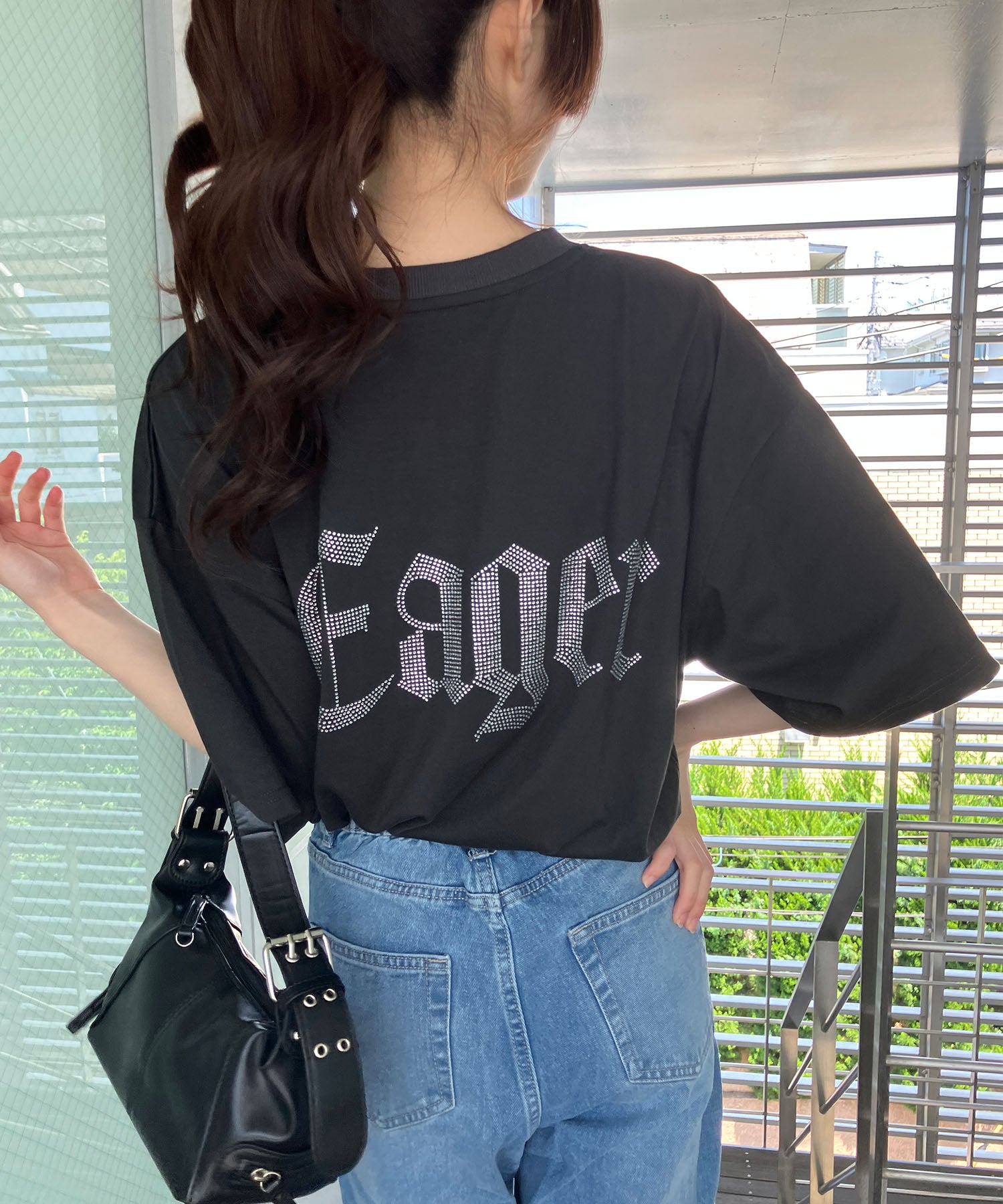 ミージェーン me Jane きらきらラインストーン×刺繍Tシャツ （チャコールグレー） チャコールグレー