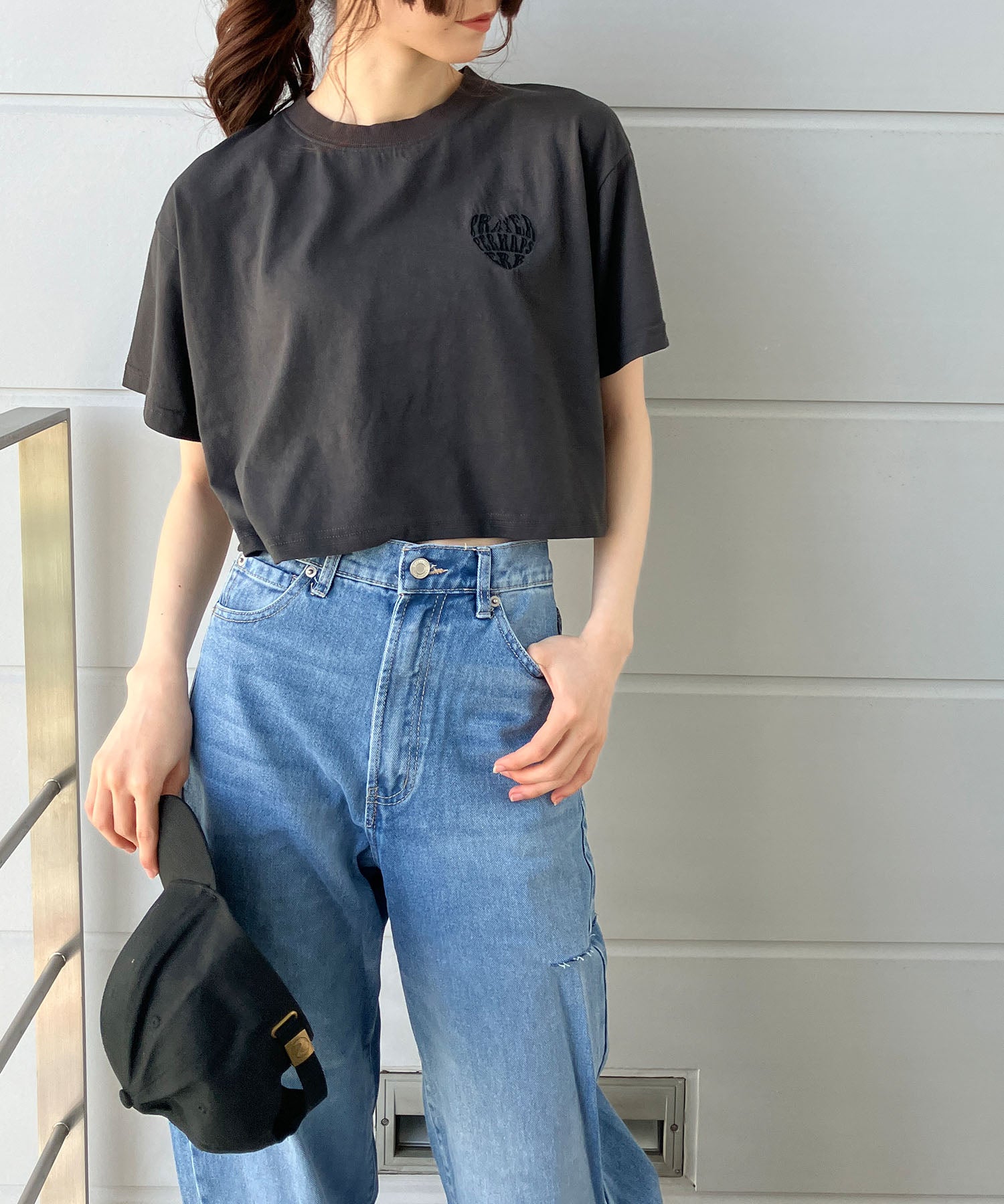 ミージェーン me Jane バックデニムハート型ショート丈Tシャツ （チャコールグレー） チャコールグレー