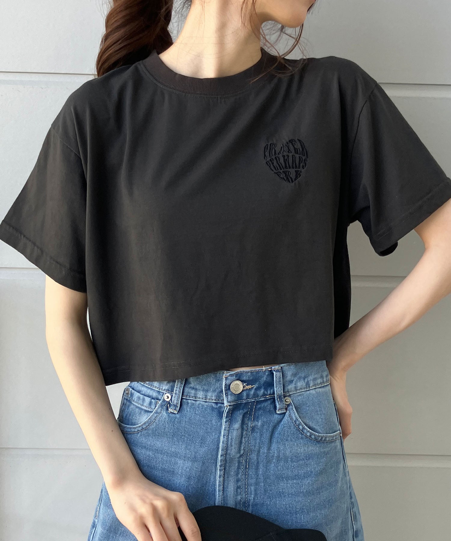ミージェーン me Jane バックデニムハート型ショート丈Tシャツ （チャコールグレー） チャコールグレー