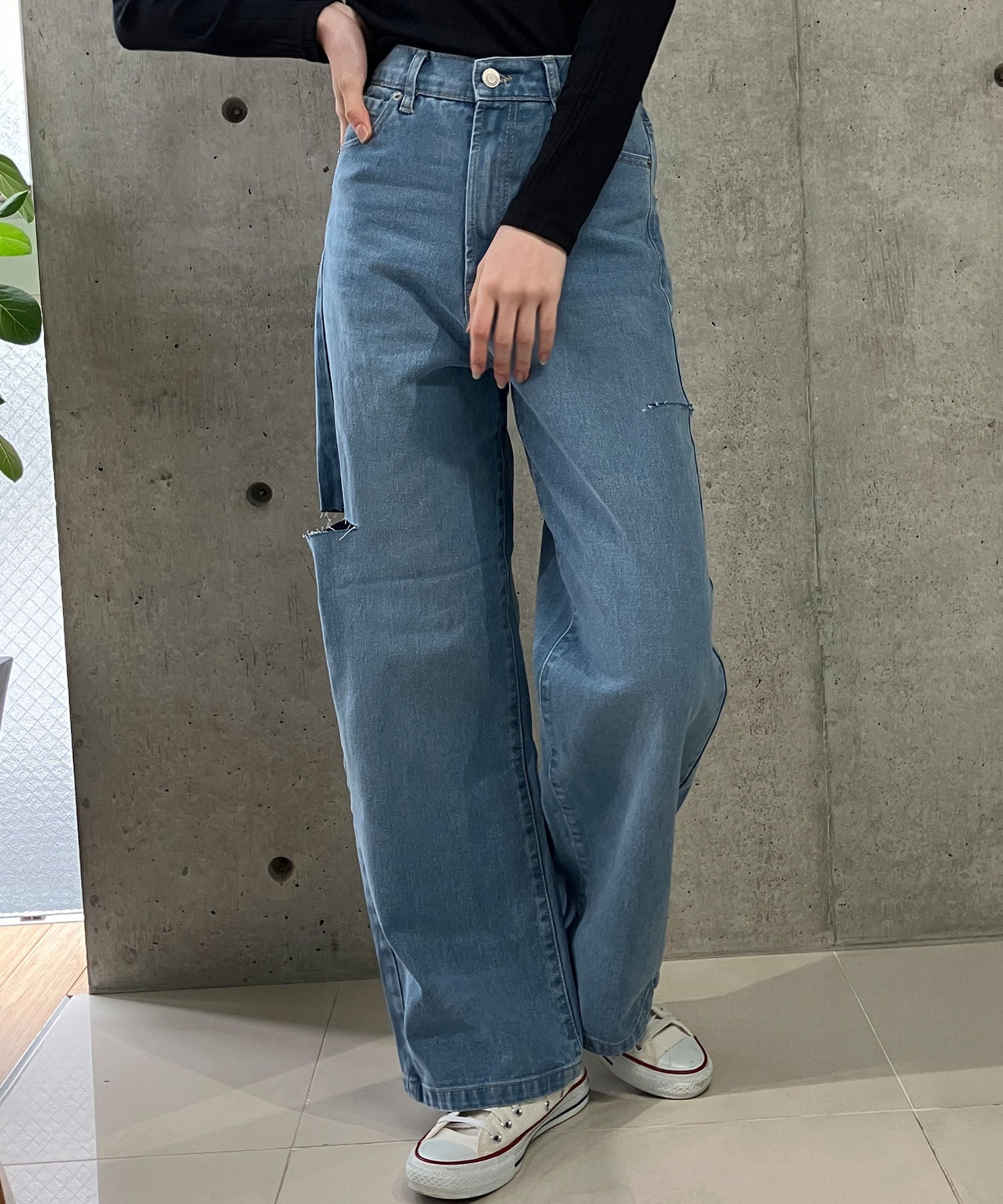 ミージェーン me Jane サイドスリットデニムパンツ （サックス） サックス