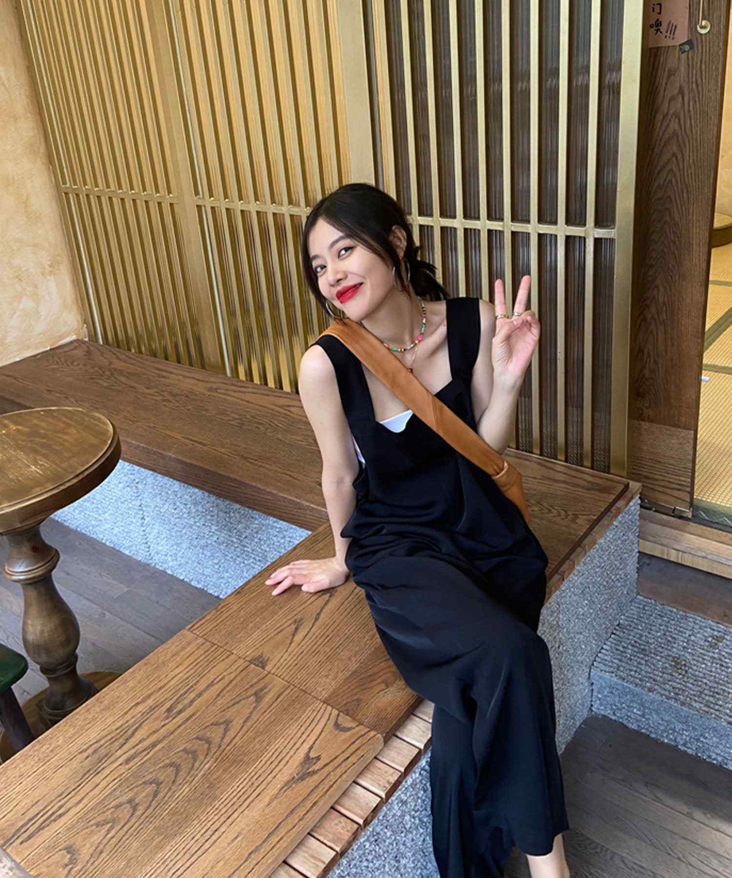 ミージェーン me Jane 都会派ルックのサロペットワイドパンツ （ブラック） ブラック