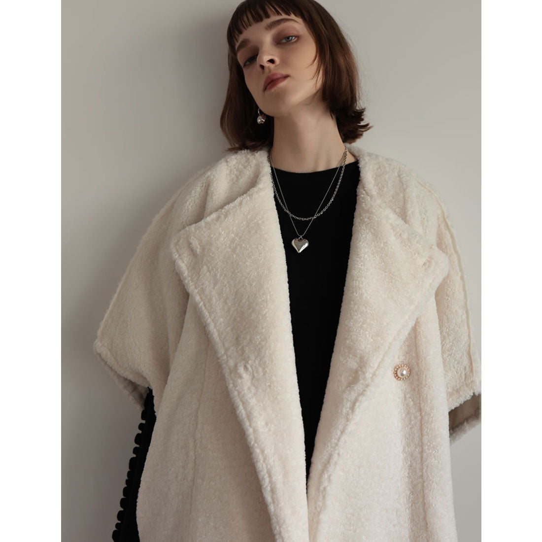 ミズム MEISM [2023A/W COLLECTION][MEISM by Re:EDIT]パールボタンループフェイクファーポンチョ