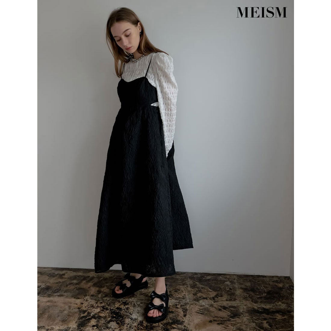 ミズム MEISM [2024SS PRE ORDER][MEISM by ][低身長サイズ有]サイドカットアウトふくれジャガードキャミワンピース