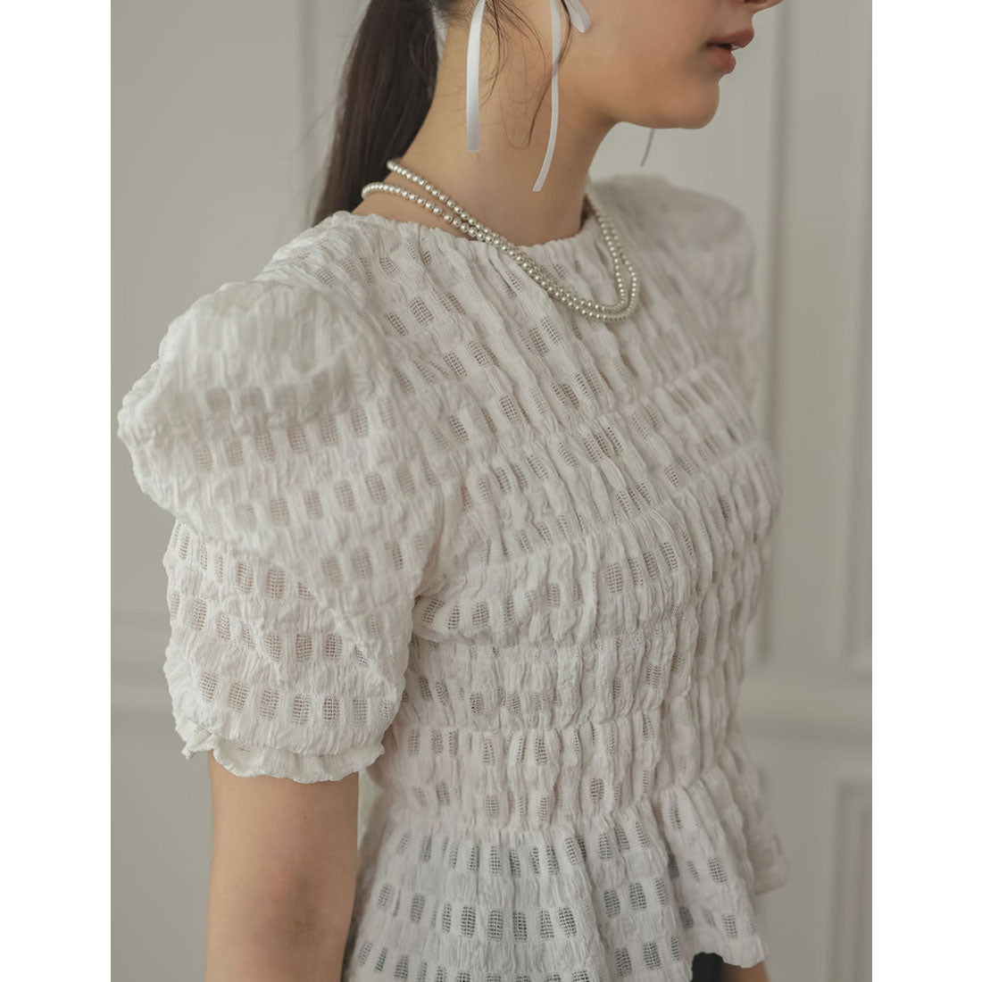 MIZUM MEISM [2024 SUMMER COLLECTION][MEISM by Re:EDIT] Puff Shoulder Gathered Half Sleeve Top