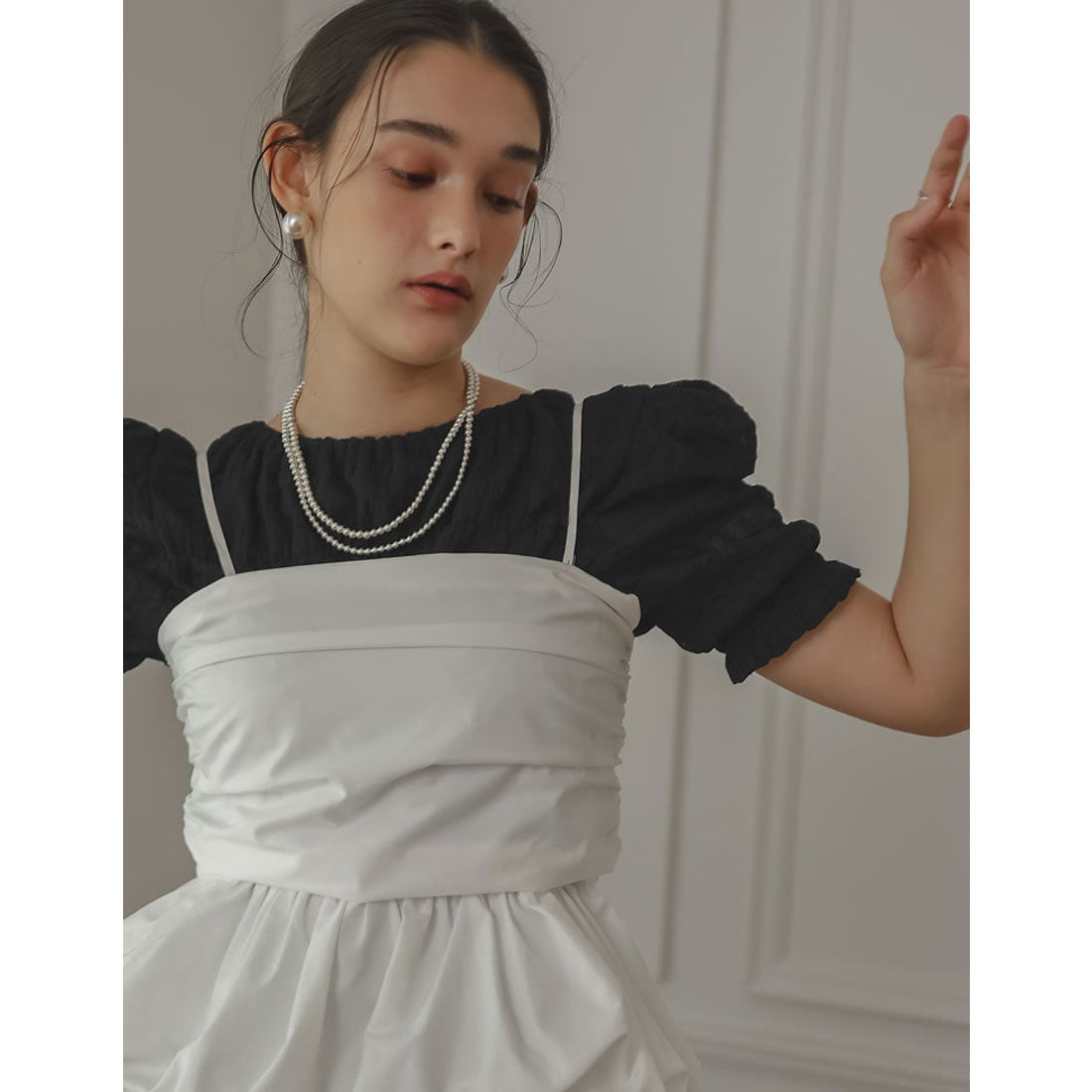 MIZUM MEISM [2024 SUMMER COLLECTION][MEISM by Re:EDIT] Puff Shoulder Gathered Half Sleeve Top