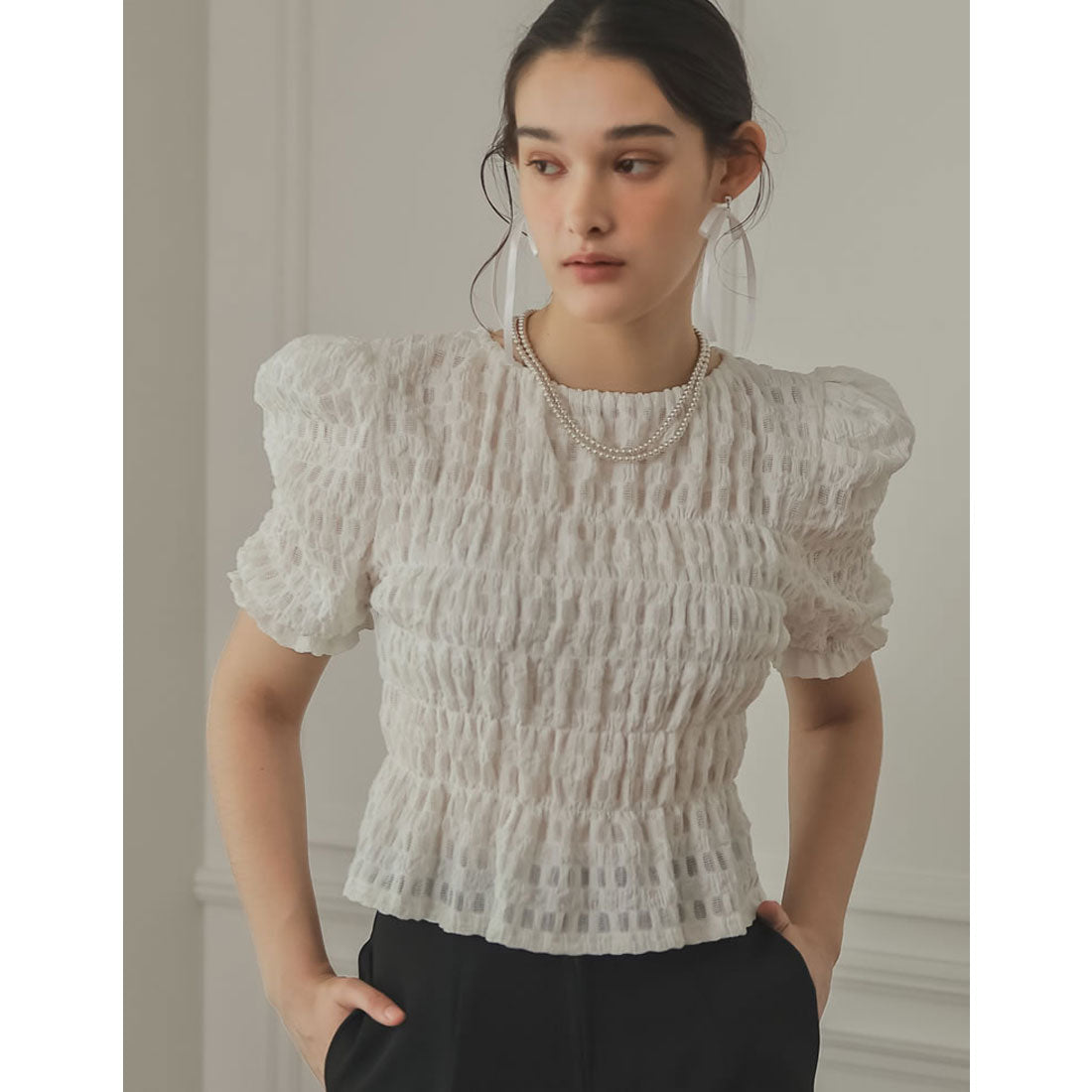 MIZUM MEISM [2024 SUMMER COLLECTION][MEISM by Re:EDIT] Puff Shoulder Gathered Half Sleeve Top
