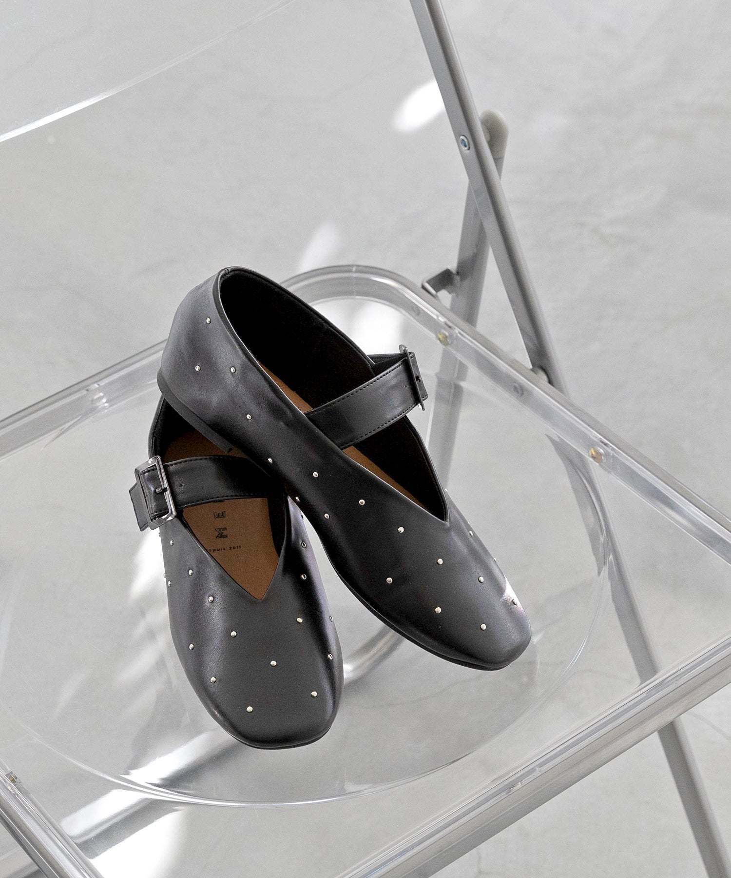 Menué Studs Mary Jane Flat Shoes