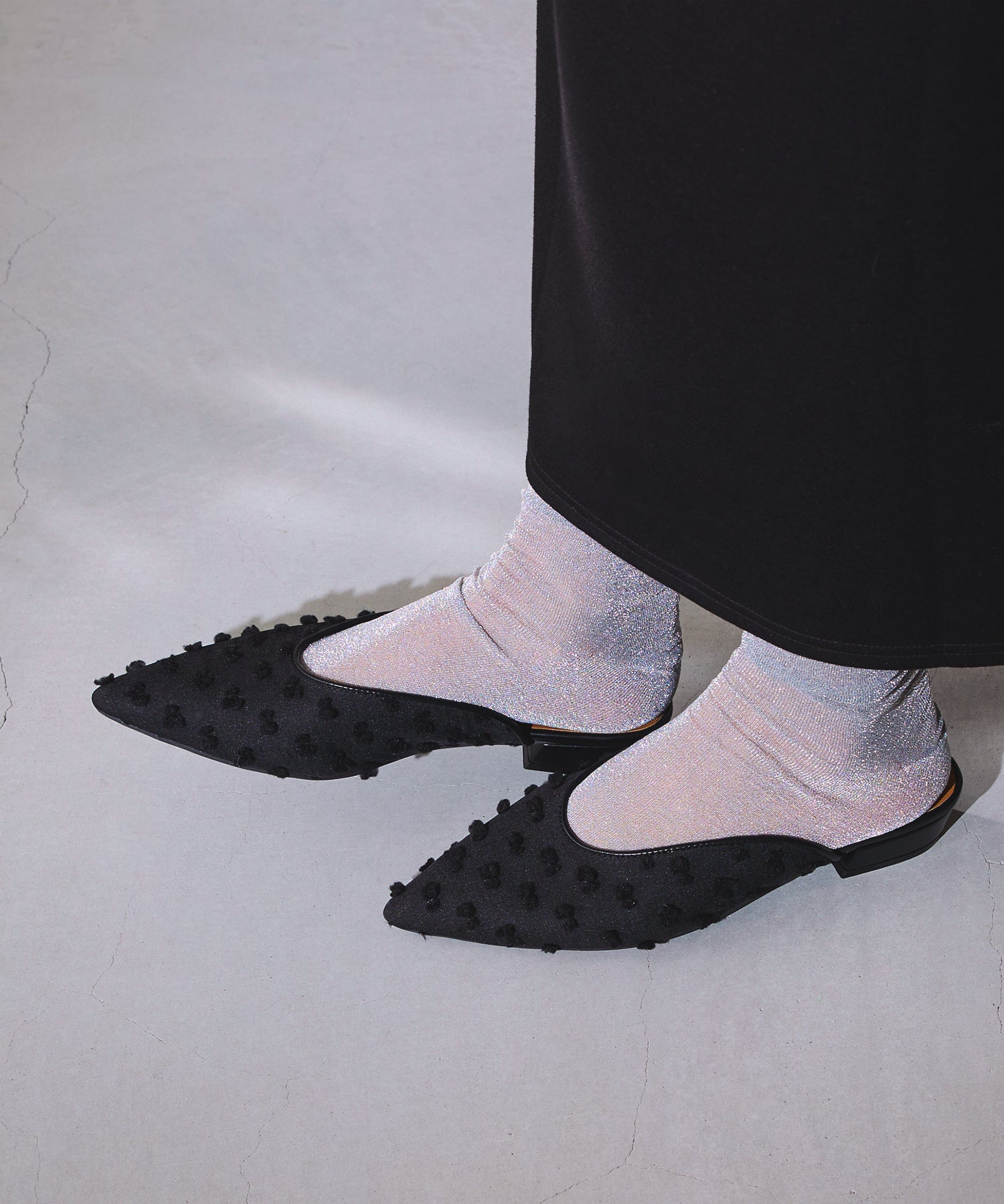 メヌエ Menue Uカットフラットミュール