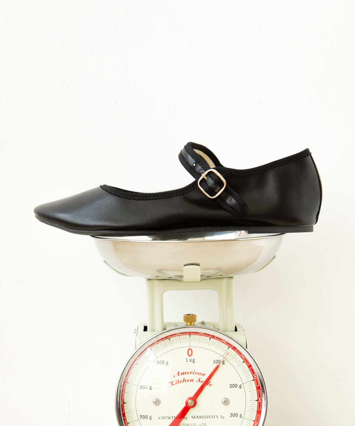 メヌエ Menue ふわカル ストラップ バレエシューズ（1020ブラックpu） 1020ブラックpu