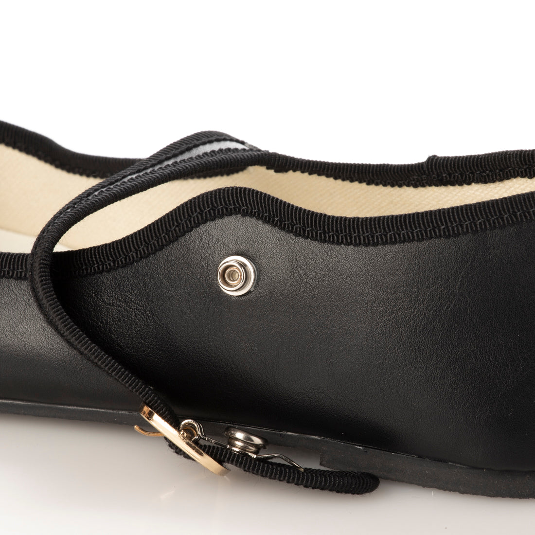 メヌエ Menue ふわカル ストラップ バレエシューズ（1020ブラックpu） 1020ブラックpu