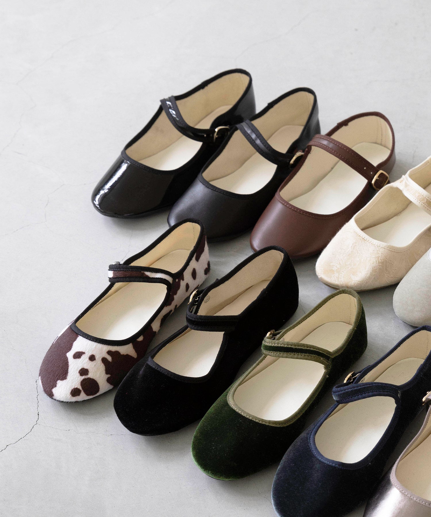 メヌエ Menue ふわカル ストラップ バレエシューズ（1020ブラックpu） 1020ブラックpu