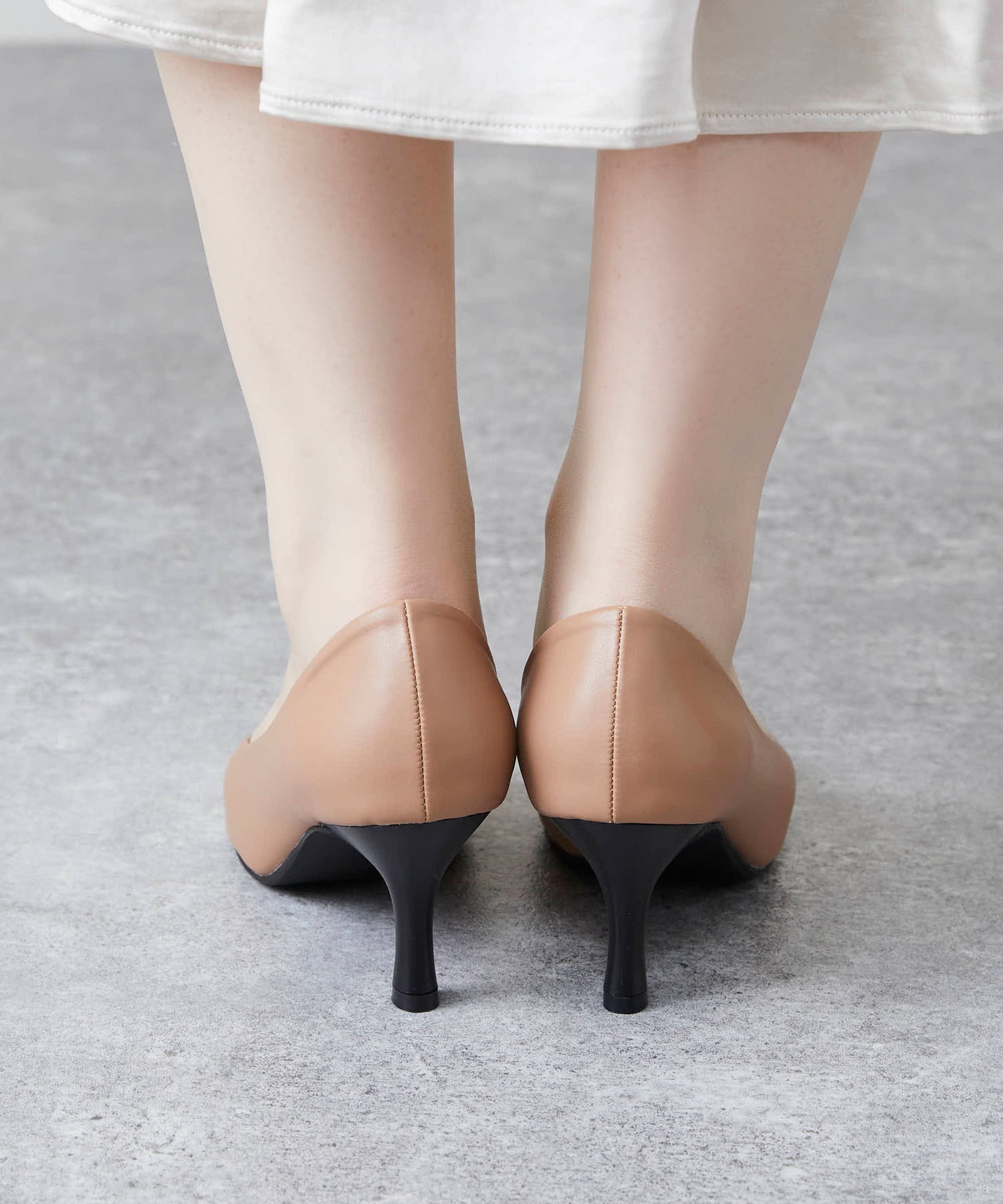 メヌエ Menue ふわっふわの履き心地 ポインテッドトゥ パンプス