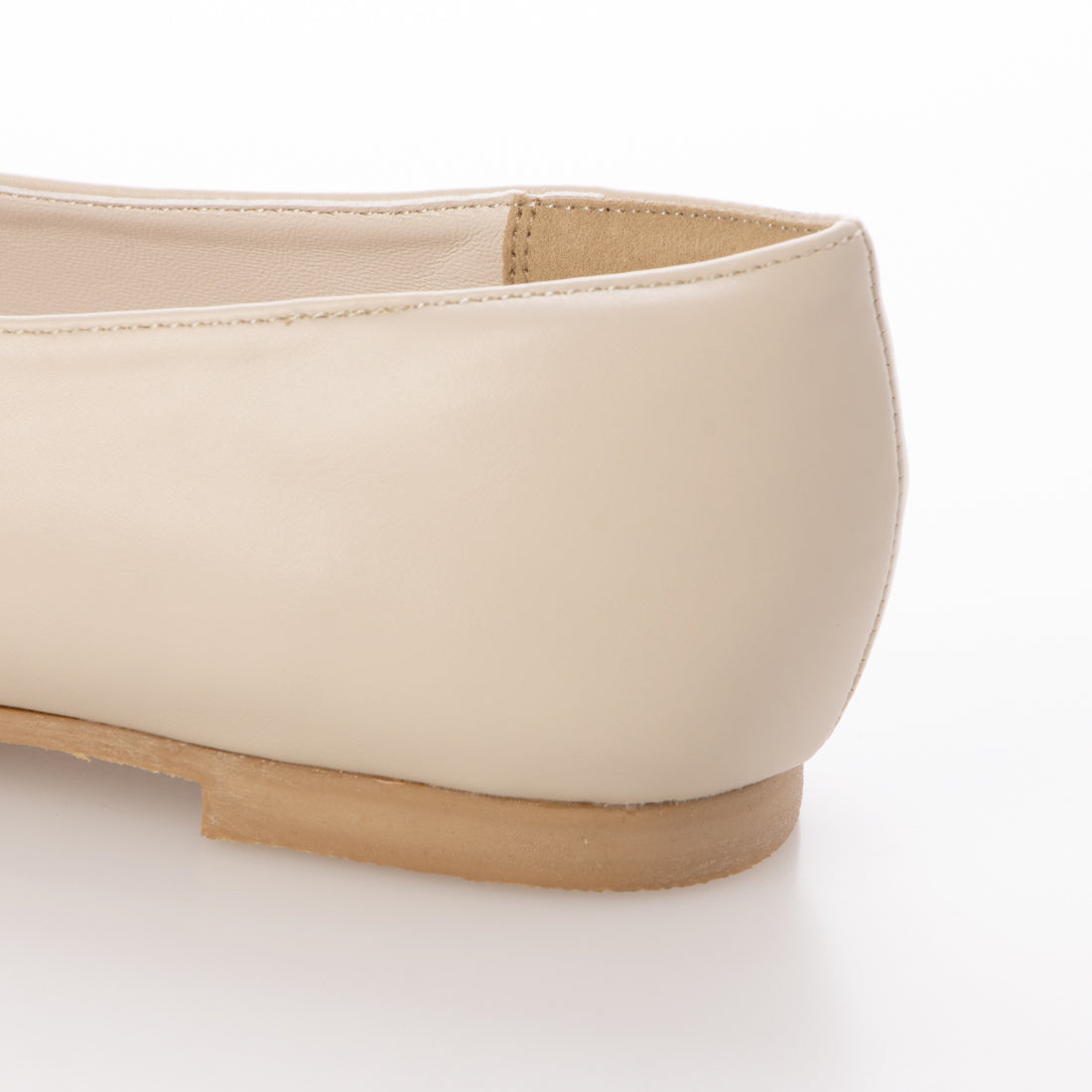 メヌエ Menue スクエアトゥレインパンプス