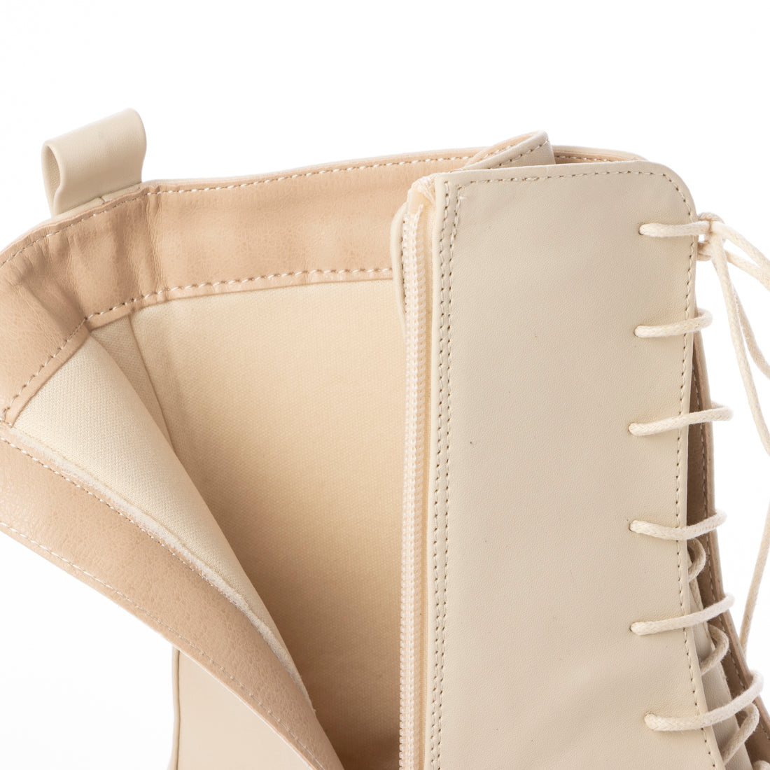 メヌエ Menue レースアップ トラックソールミドルブーツ （1001アイボリーPU） 1001アイボリーPU