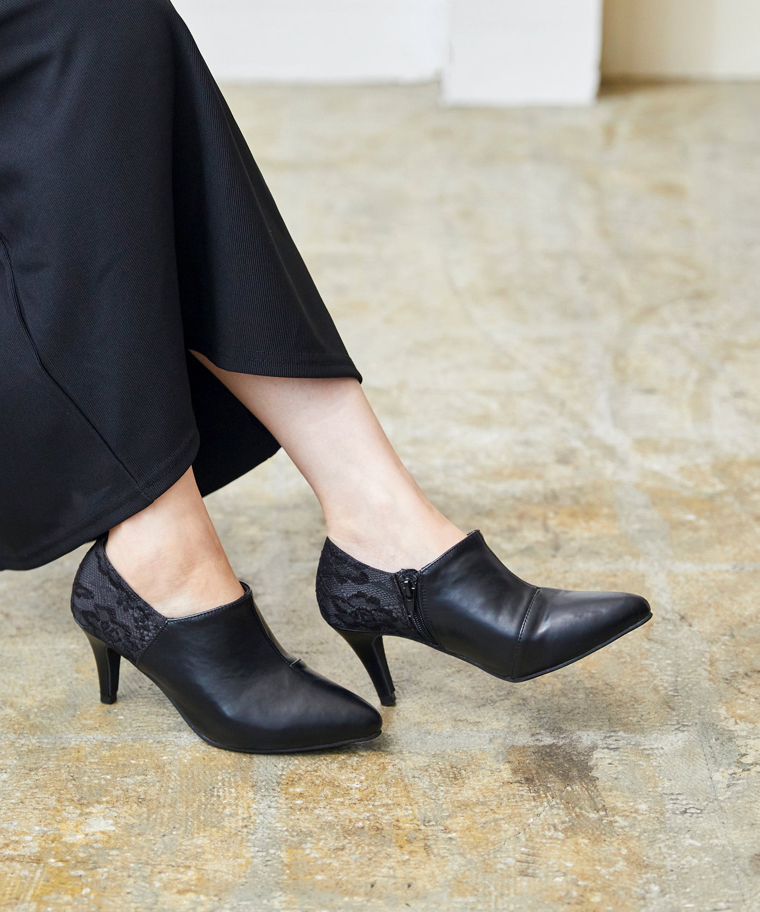 Menue High Heel V-Cut Booties