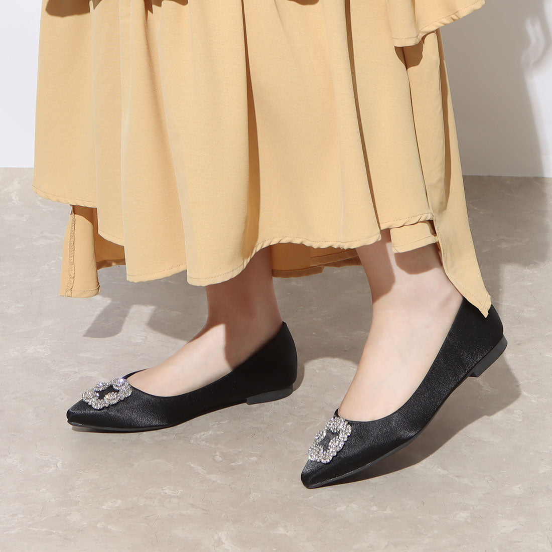メヌエ Menue ビジューフラットパンプス