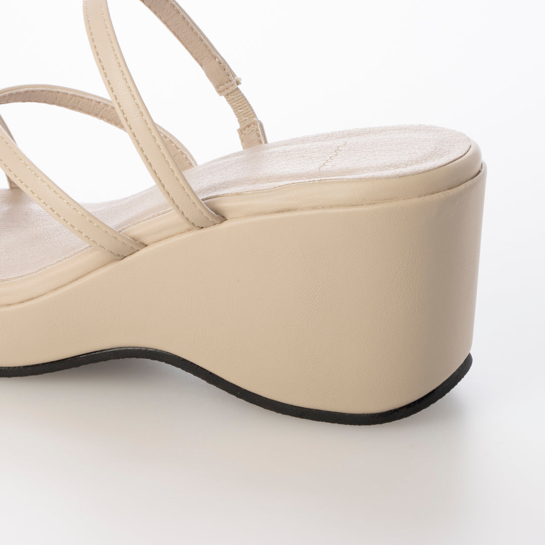 メヌエ Menue 厚底ナローストラップサンダル （1002ナチュラルPU） 1002ナチュラルPU