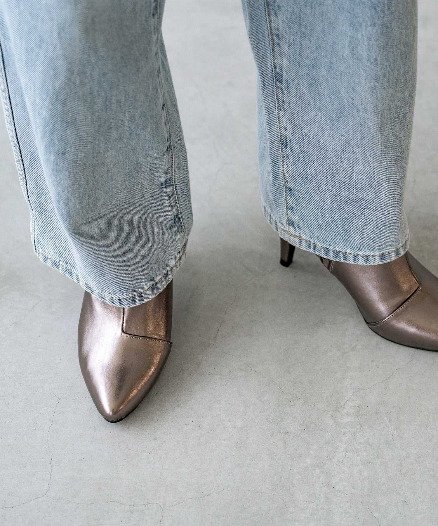 Menue High Heel V-Cut Booties