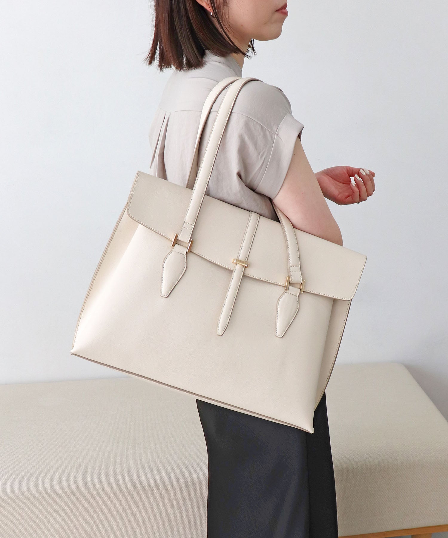 ミアン MIAN 【A4/通勤/お仕事】CATTLEYA / 2部屋A4トートバッグ （アイボリー）/  ドラマ着用アイテム アイボリー