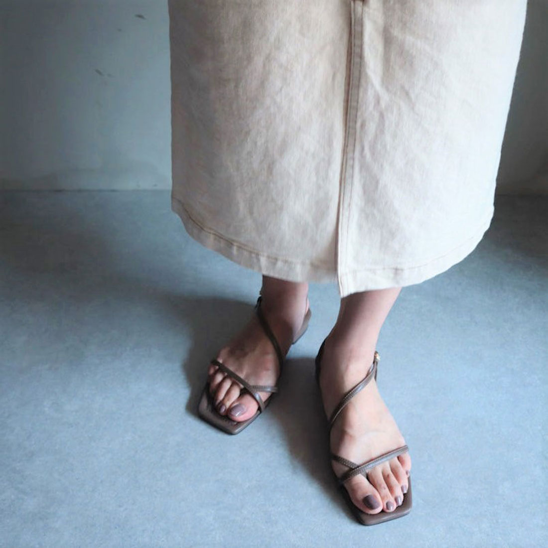 ミレム mirem Asymmetry cross sandals