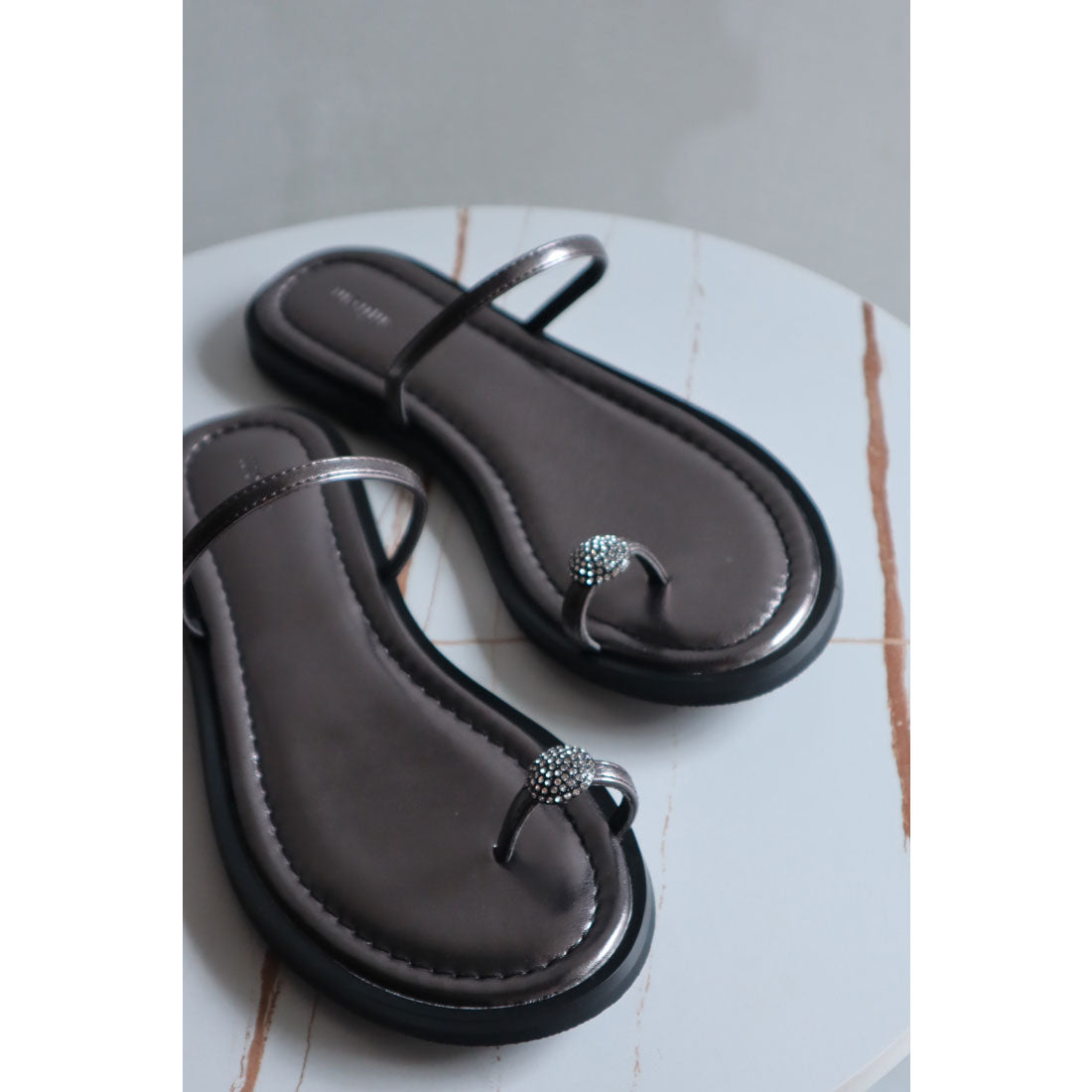 mirem Bijou tong flat sandals