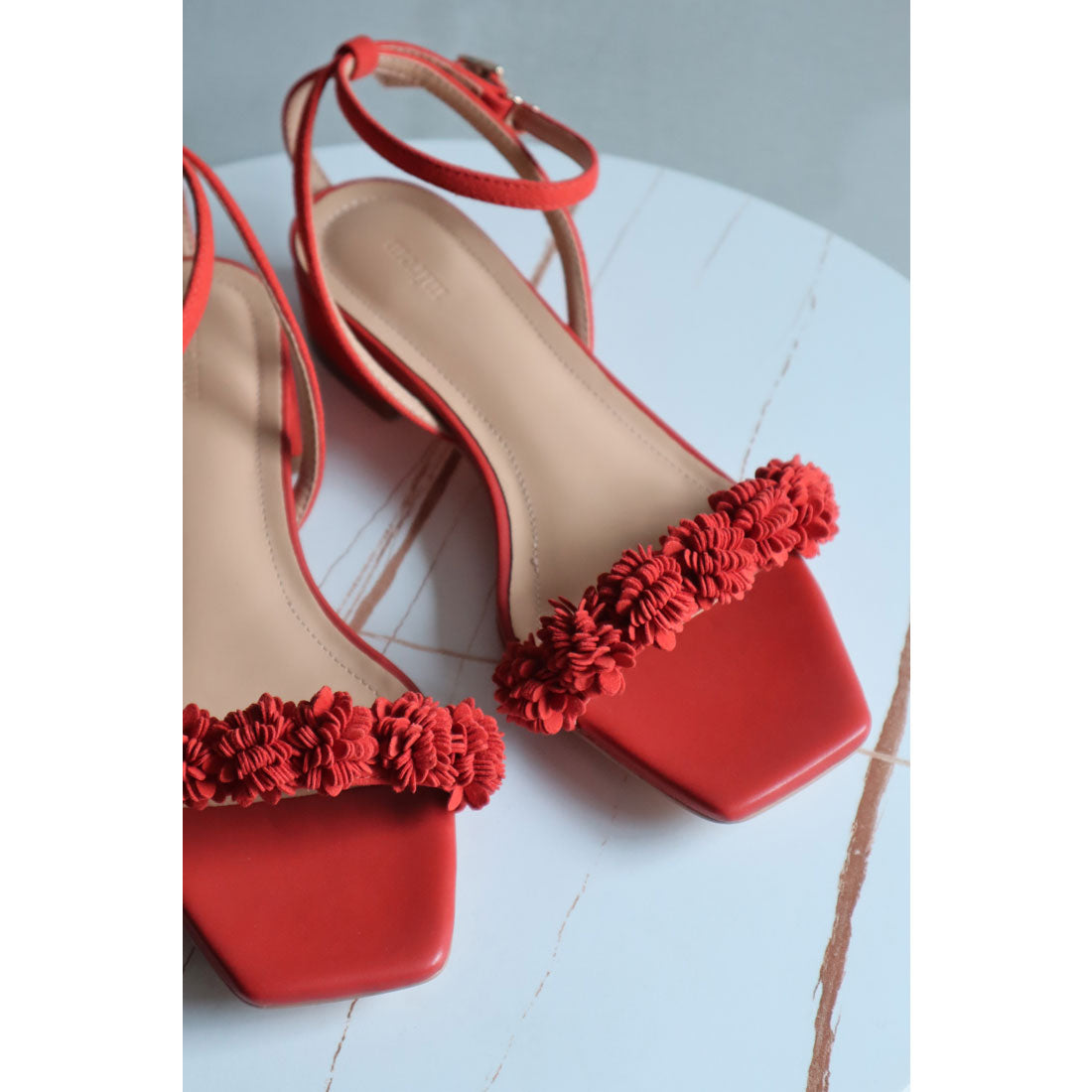 Mirem Flower flat sandals