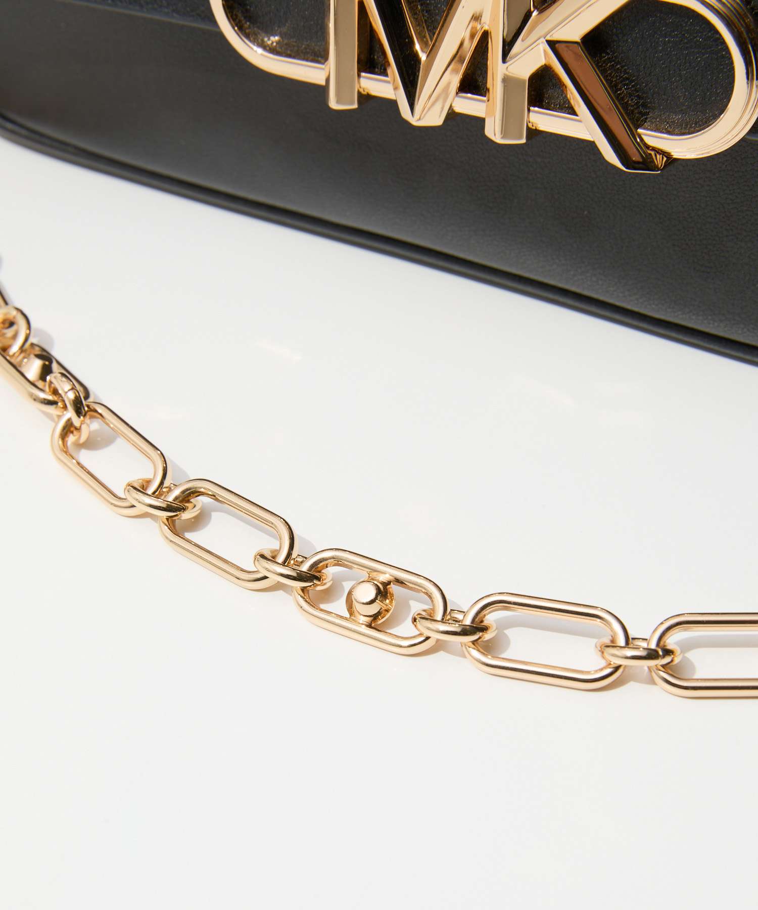 マイケルコース MICHAEL KORS マイケルコース MICHAEL KORS PARKER パーカー MD CONV POUCHETTE SHLDR ミディアム レザー ショルダーバッグ 30F2G7PC2L レディース バッグ （BLACK/ブラック） BLACK/ブラック