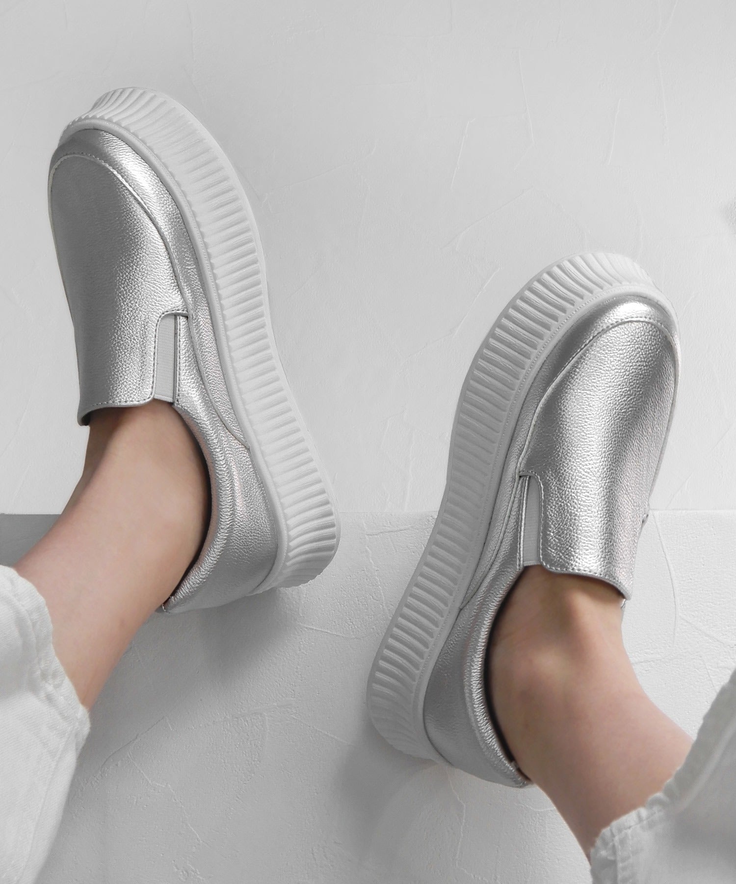 minia track sole slip-on sneakers