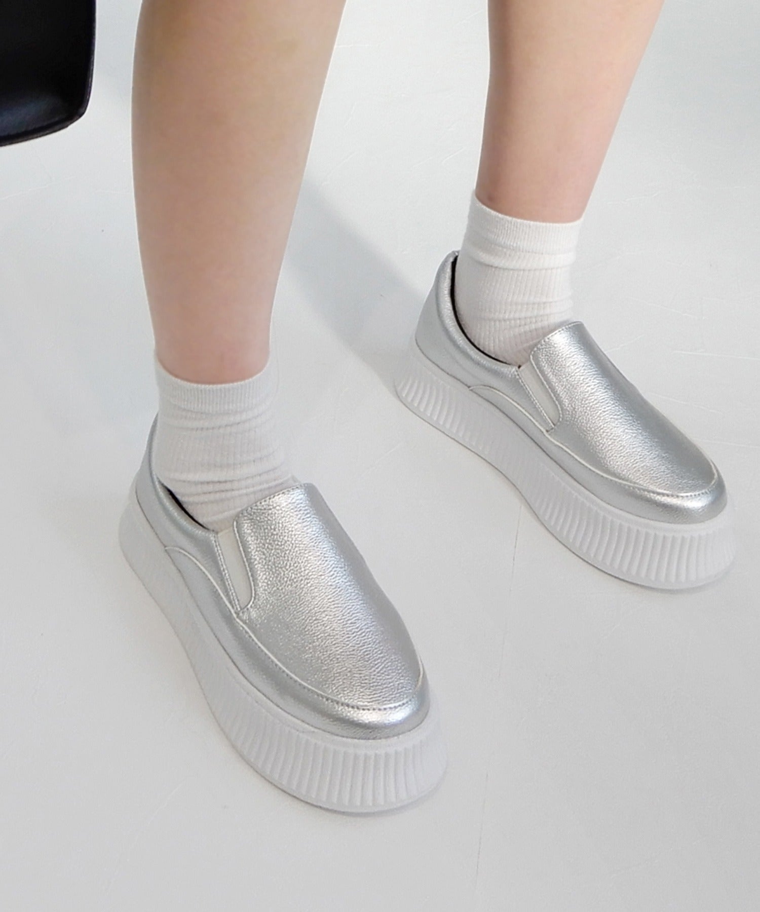 minia track sole slip-on sneakers
