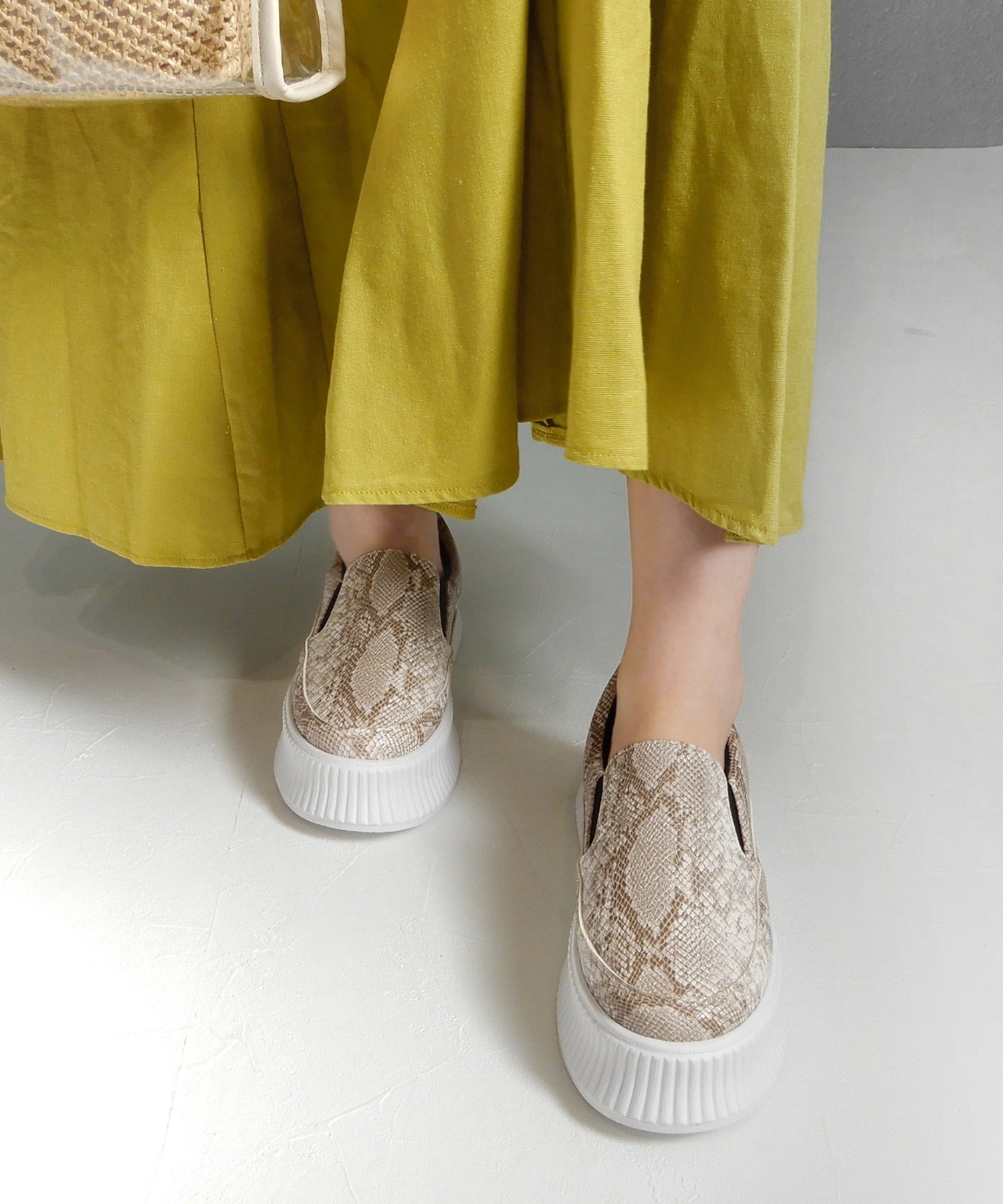 minia track sole slip-on sneakers