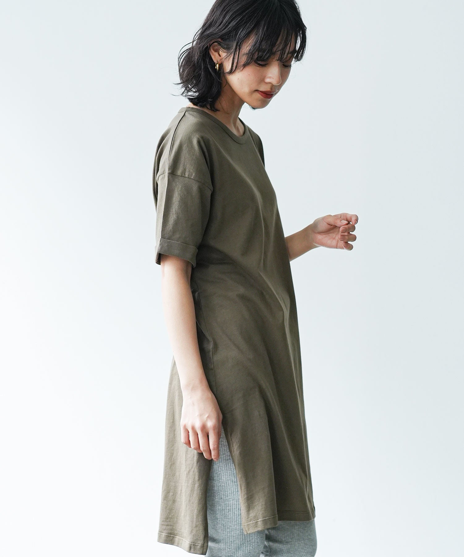 ミリアンデニ mili an deni スリット入りTワンピース