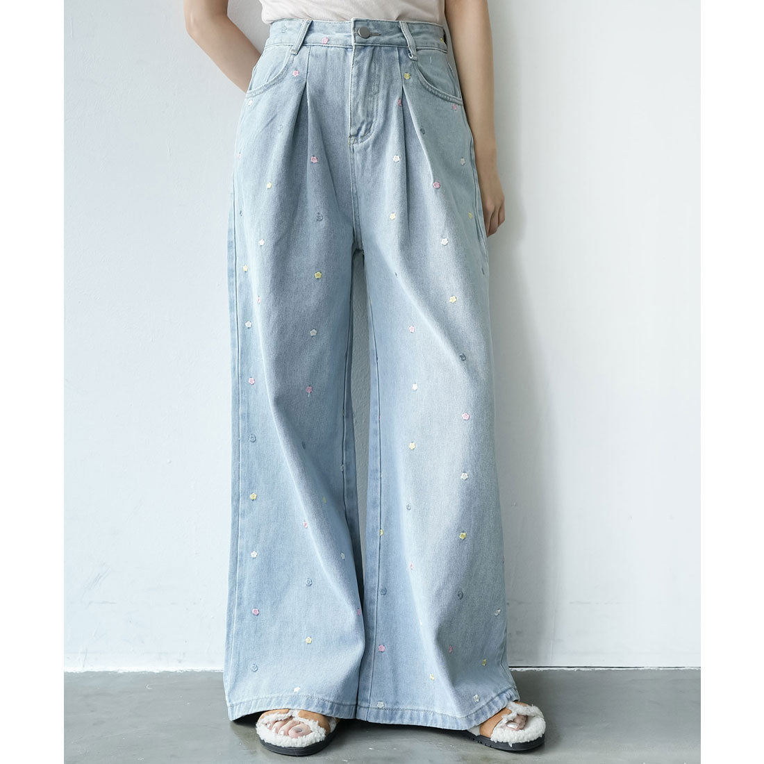 ミリアンデニ mili an deni 花刺繍デニムパンツ （LBLU） LBLU