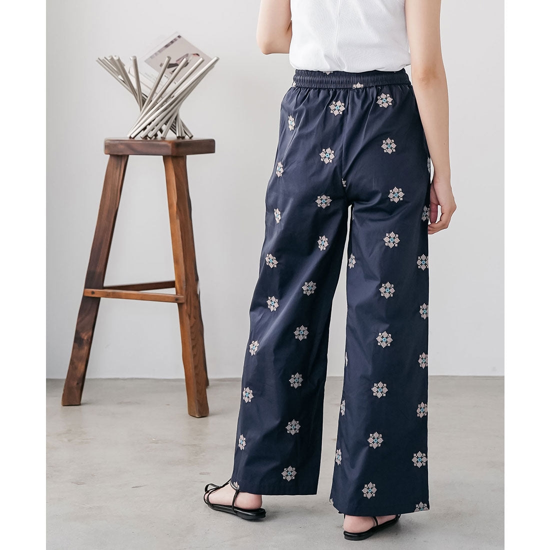 ミリアンデニ mili an deni ネイティブ刺繍イージーワイドパンツ （NV） NV