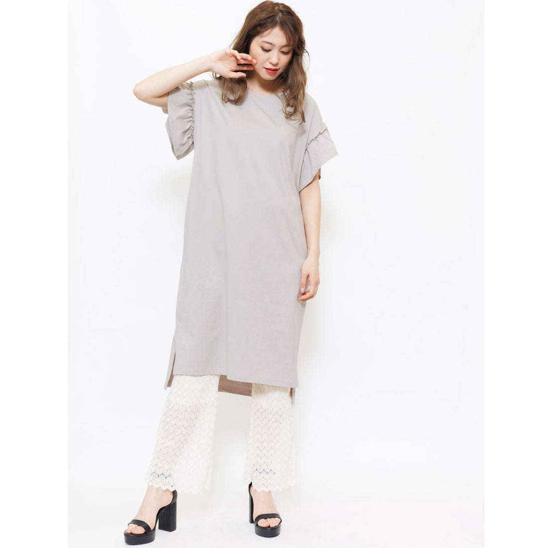ミリアンデニ mili an deni 綿100％袖フリルTシャツワンピース （グレージュ） グレージュ