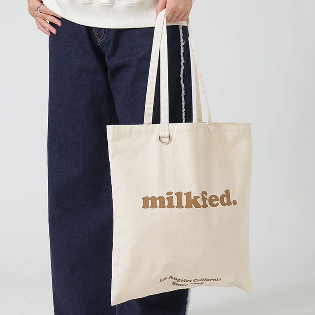 ミルクフェド MILKFED. × mischiefstyle FLAT LIGHTTOTE COOPER OUI LOGO 白色 [103244053007]