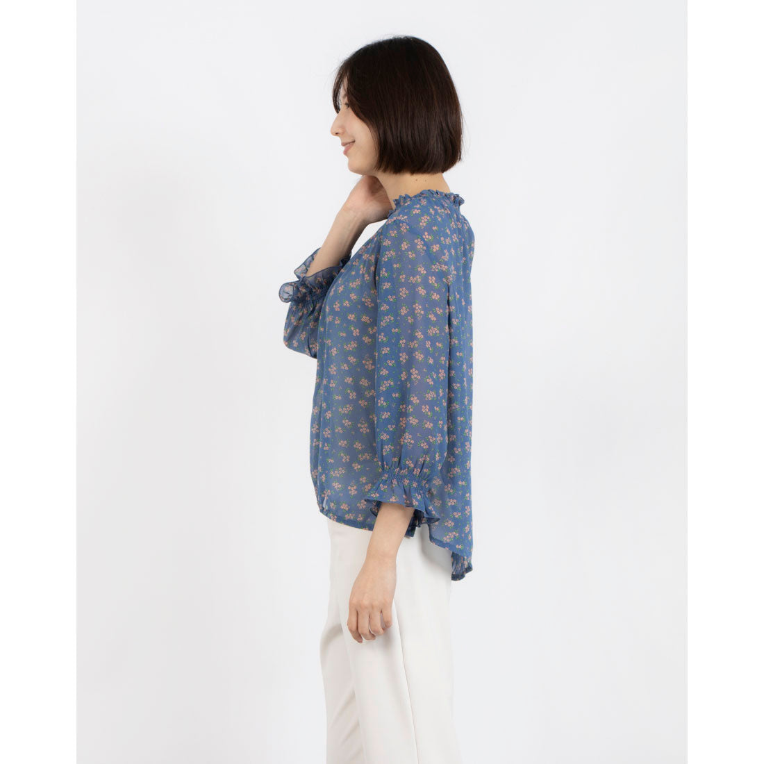 ミ・デゥー mi･deu･･･ 小花柄シャーリングネックブラウス （ブルー） ブルー